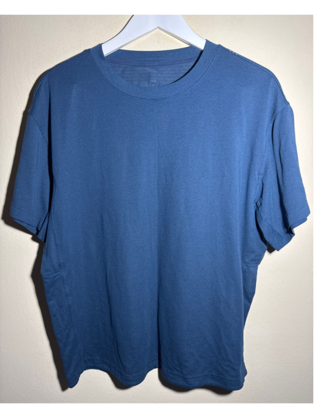 Lululemon Short Sleeve Tee - Blue - Size L Relaxed Fit PTP24”